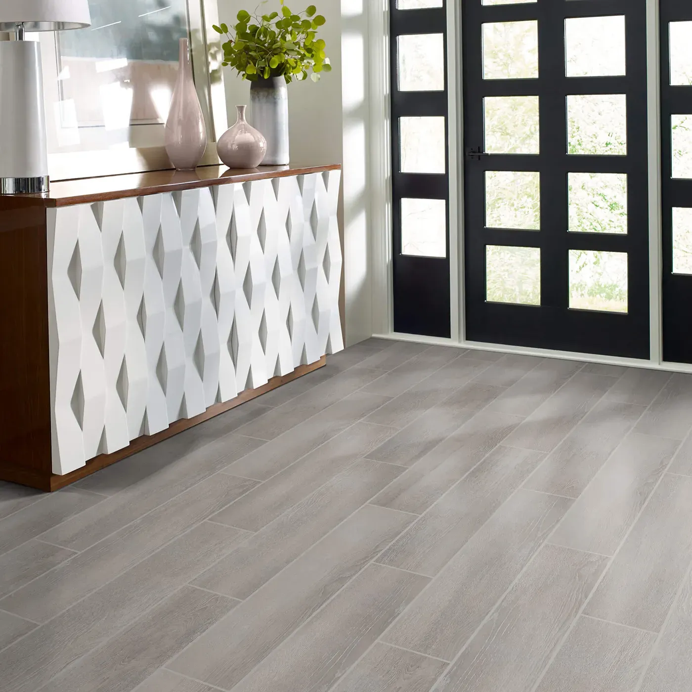 9U521_00500_ROOM Tile with a light gray wood look, in an entryway | Ambassador Flooring